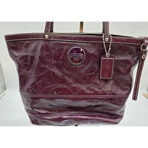 Coach Purple Leather Tote Bag With Zipper Closure & Keychain